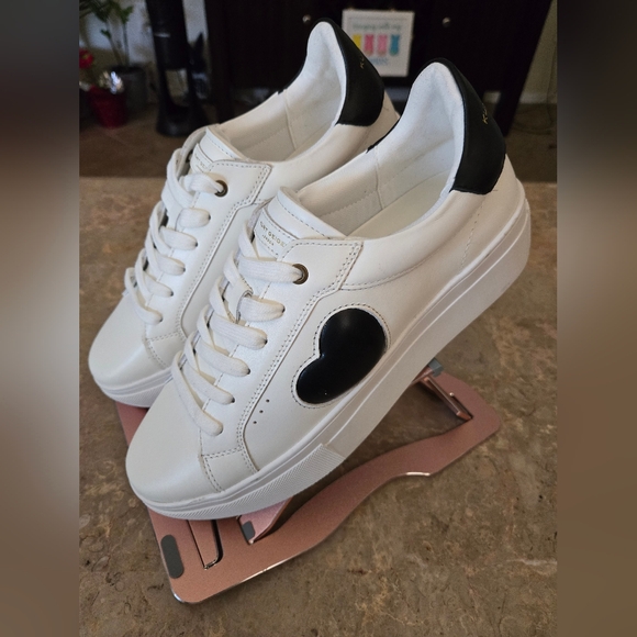 Kurt Geiger London Lana Leather Heart Platform Sneakers. Size 41 - Picture 3 of 10